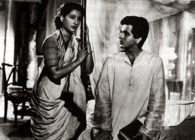 Suchitra Sen with Dilip Kumar in 'Devdas' (1955) - Bollywoodirect