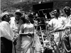 Kamal Amrohi (far left), Josef Wirsching, Meena Kumari and a few of Wirsching’s assistants while filming in Kashmir for Kamal Pictures’ Dil Apna Aur Preet Parai, 1959 (Josef Wirsching)_Bollywoodirect