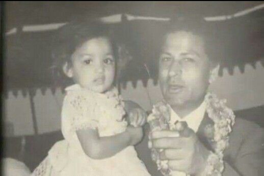 Shahrukh Khan's father Taj Mohammed Khan with his siter Shehnaz Lalarukh Khan_Bollywoodirect