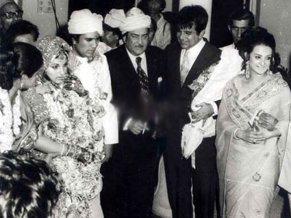 Dilip Kumar, Saira Banu & Raj Kapoor at Rajesh Khanna Dimple Kapadia wedding_Dilip Kumar_Rare_Old_Vintage_Bollywoodirect