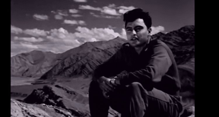 Main Yeh Soch Kar Uske Dar Se Utha Tha - Haqeeqat-1965-Md. Rafi-Kaifi Azmi-Madna Mohan-Video Song-Bollywoodirect