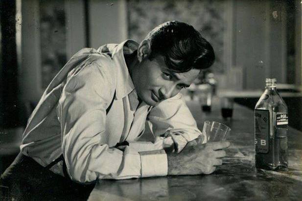 Dev Anand-Bollywood-Watch-Full-Movies-films-Online-Free-Songs-Download-Article-rare-unseen-photos-videos-bollywoodirect