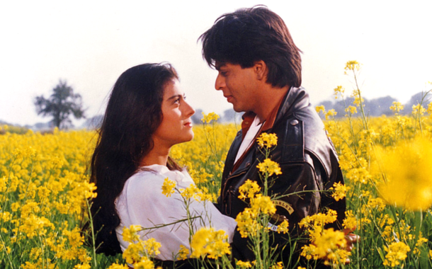 Shahrukh Khan with Kajol in Dilwale Dulhania Le Jaynge (1995) - Bollywoodirect