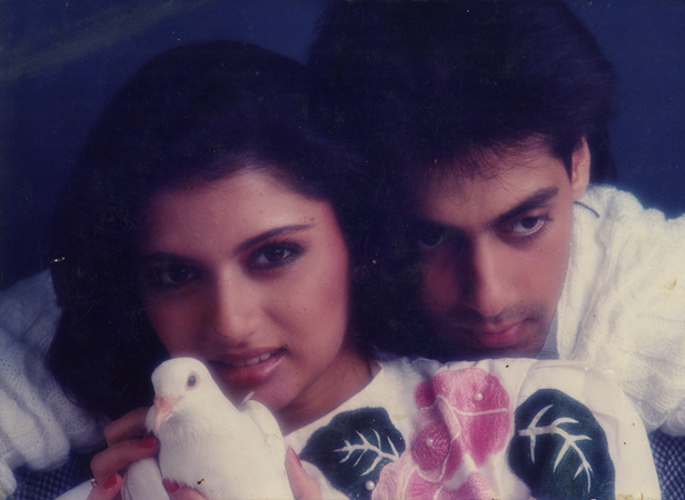 Salman Khan with Bhagya Shree in Maine Pyar Kiya (1989) - Bollywoodirect