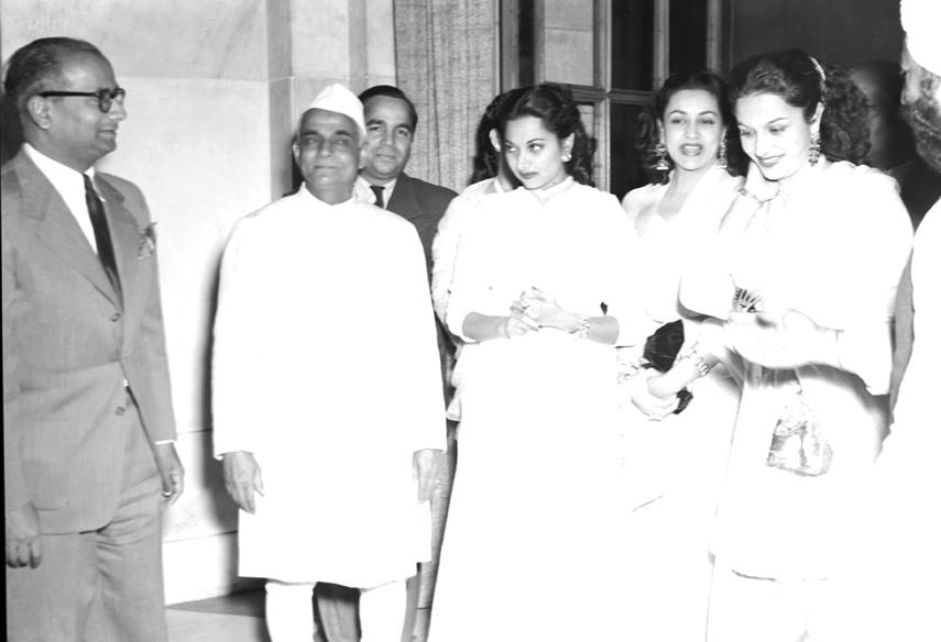 First International Film Festival 1952_Bombay_Bollywoodirect_Image_Picture_Rare Image_Indian Cinema