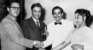Raj Khosla_राज_खोसला_Director_Bollywood_Hindi Cinema_Article_Rare Image_Vintage_Bollywoodirect