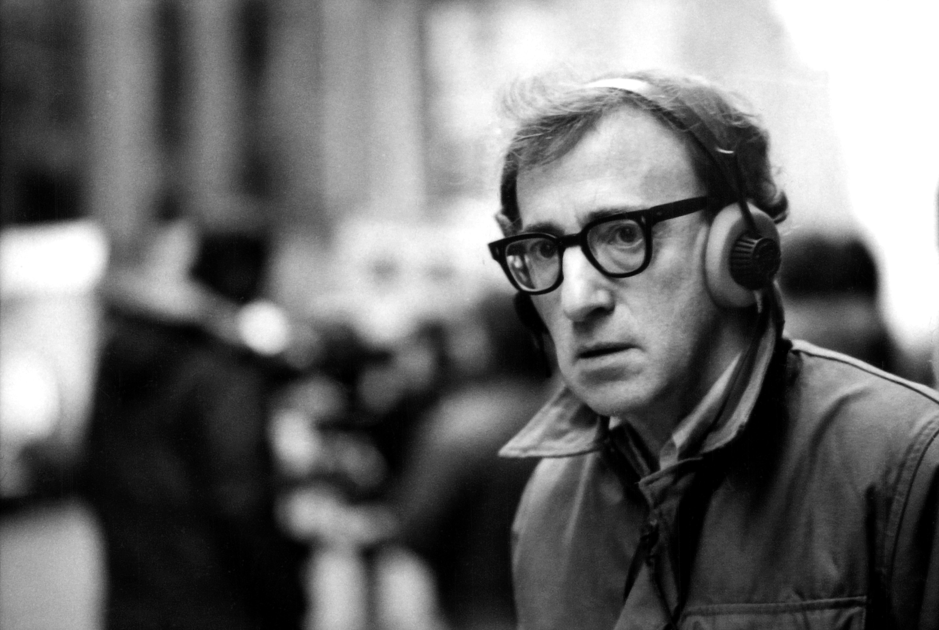 Woody Allen-stand up comedian-director-filmmaker-filmmaking-advice-tips-hollywood-interview-video-bollywoodirect