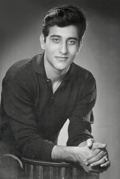 Vinod Khanna-Article-Poster-Rare-Image-Pic-Video-Films-Movies-Family-Bollywoodirect